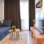 Cozy Flat With Pool & Mountain Views, Near Gondola By Flat Mаnаger דירה בנסקו