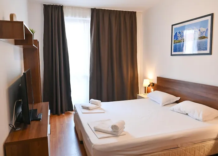 Apartament Cozy Flat With Pool & Mountain Views, Near Gondola By Flat Mаnаger