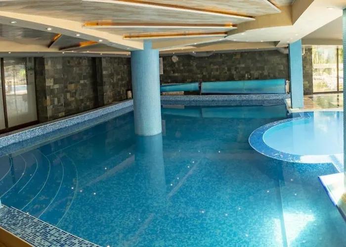 Cozy Flat With Pool & Mountain Views, Near Gondola By Flat Mаnаger Apartament *